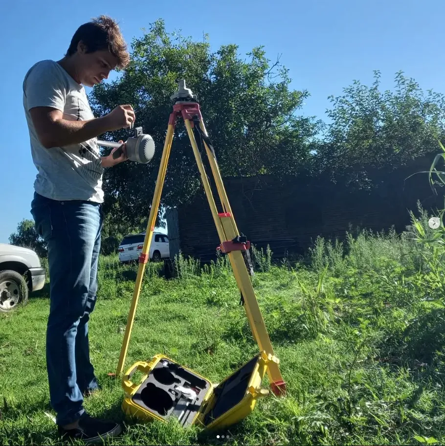 Imagen con curvas de nivel y trabajos de cartografía